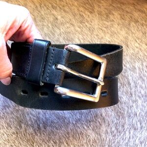 Unbranded nice black leather belt silver buckle size 36 or 42” long strap